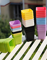 农业和园艺：围板箱可用于收集、存储和运输农产品、蔬菜、水果以及花草植物等。